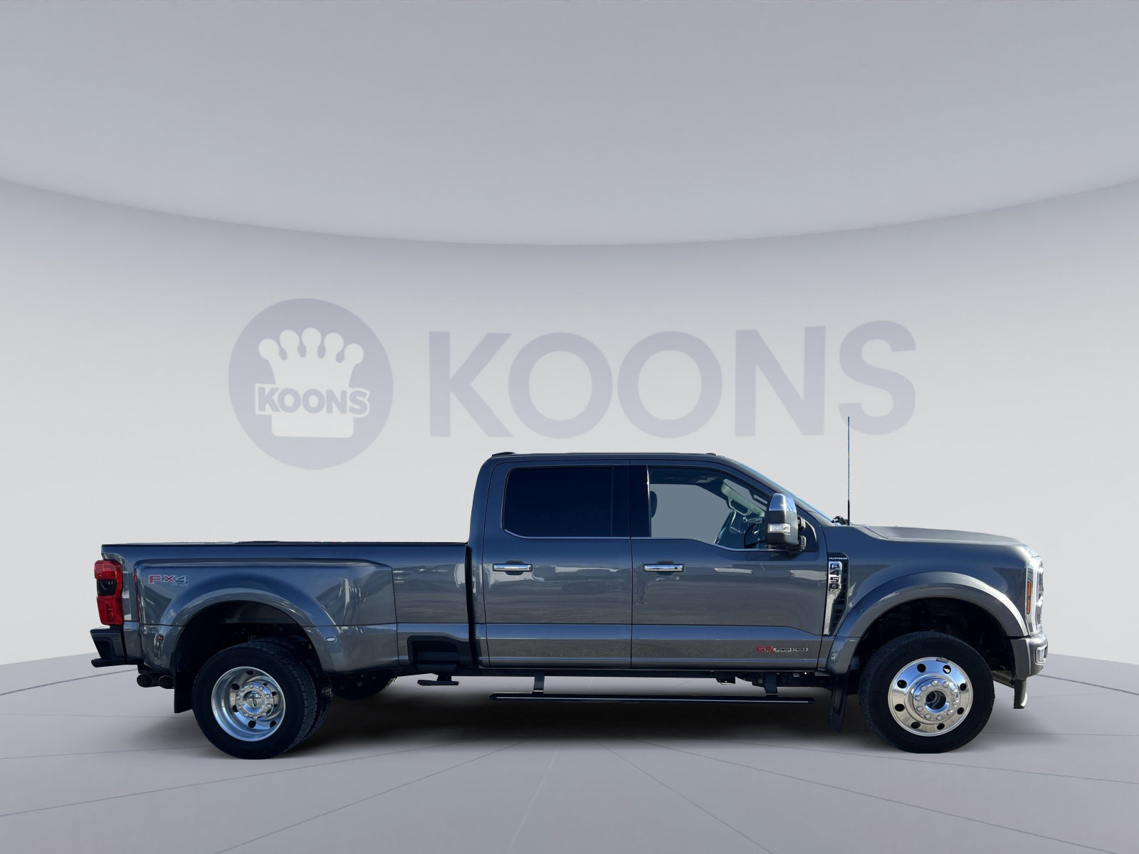 Used 2024 Ford F450 Platinum w/ FX4 Off-Road Package image 8