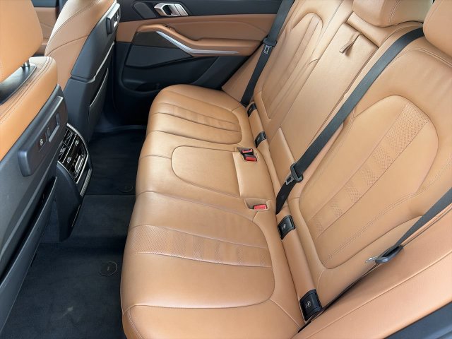 Used 2022 BMW X5 M50i AWD/4WD image 18