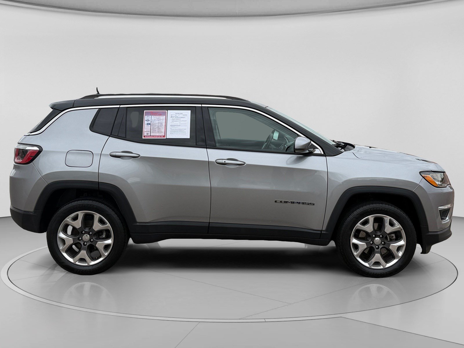 Used 2018 Jeep Compass Limited w/ Navigation Group AWD/4WD image 6