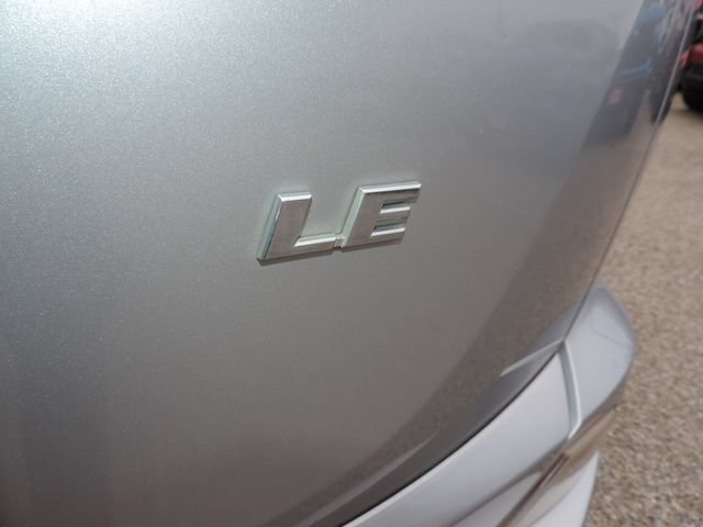 Used 2018 Toyota RAV4 LE FWD image 14