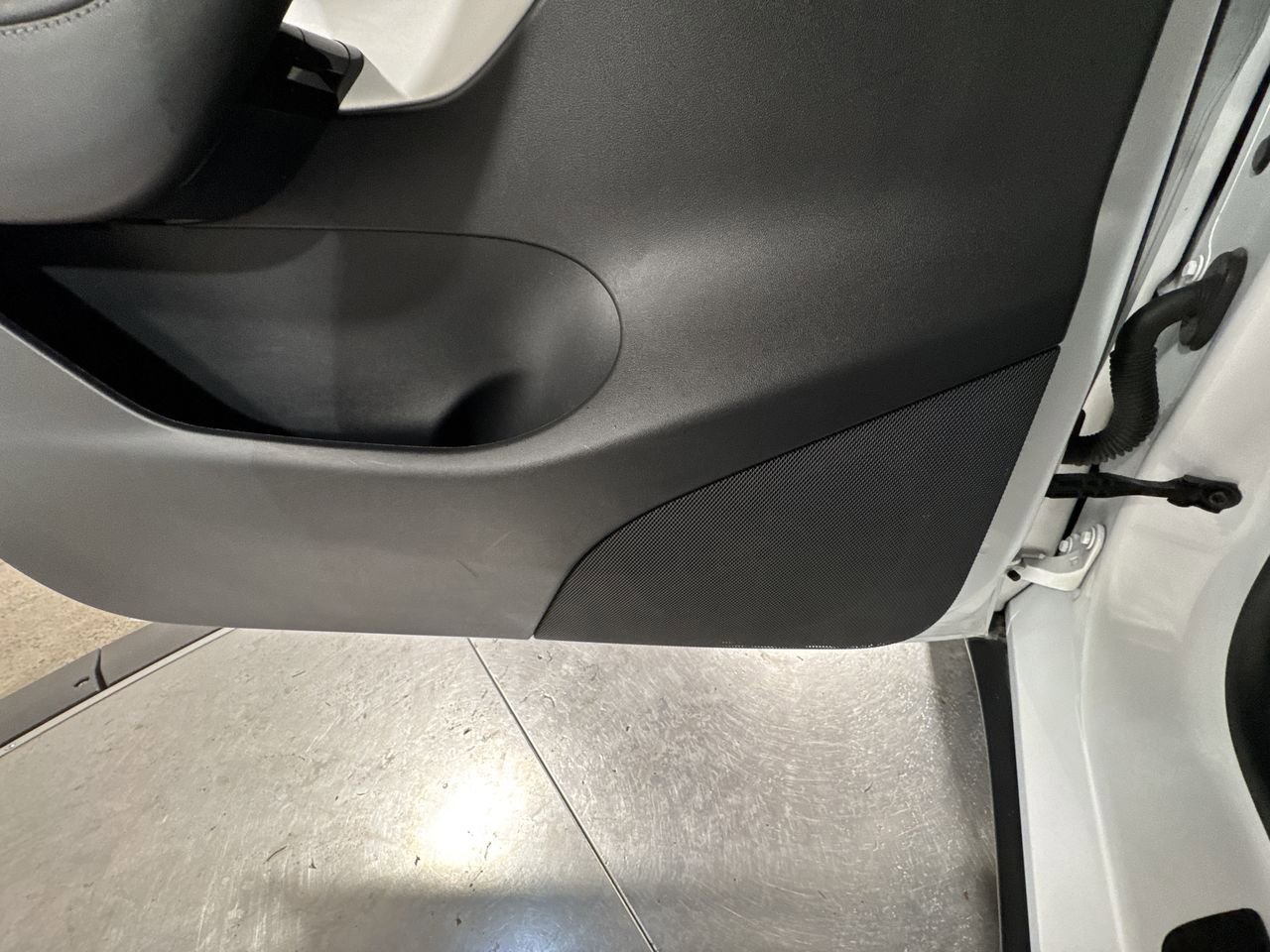 Used 2021 Tesla Model Y Long Range image 13