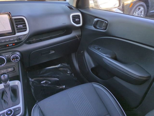 Certified 2022 Hyundai Venue Limited image 16