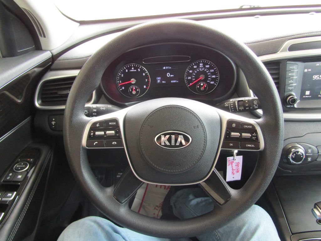 Used 2020 Kia Sorento FWD V6 image 17