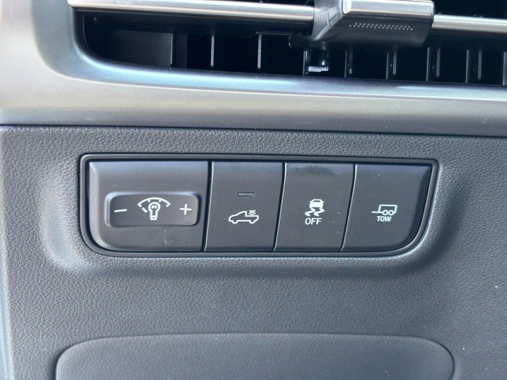 New 2025 Hyundai Santa Cruz Limited image 11