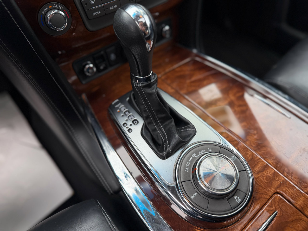 Used 2016 INFINITI QX80 Limited image 27