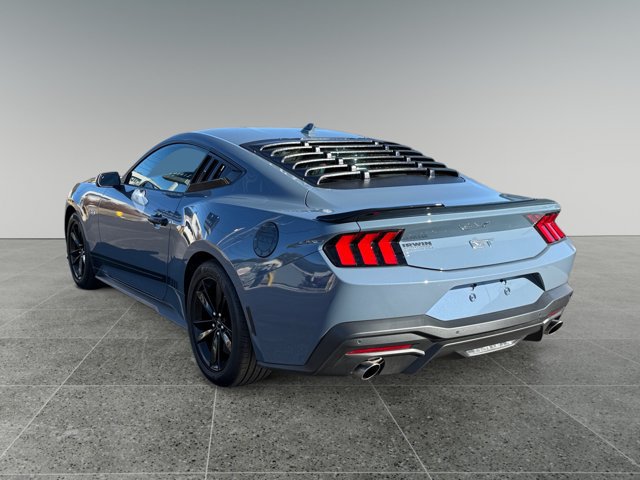 Used 2025 Ford Mustang GT RWD image 3