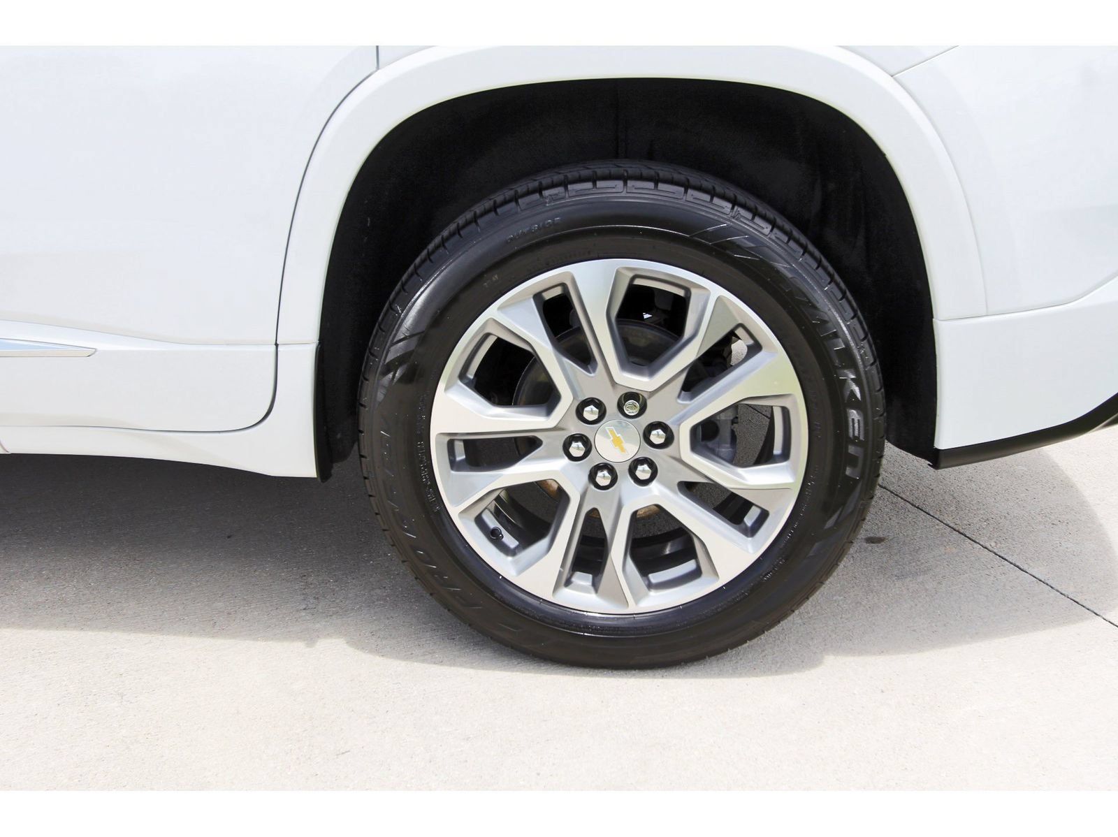Used 2021 Chevrolet Traverse Premier w/ LPO, Floor Liner Package FWD image 34