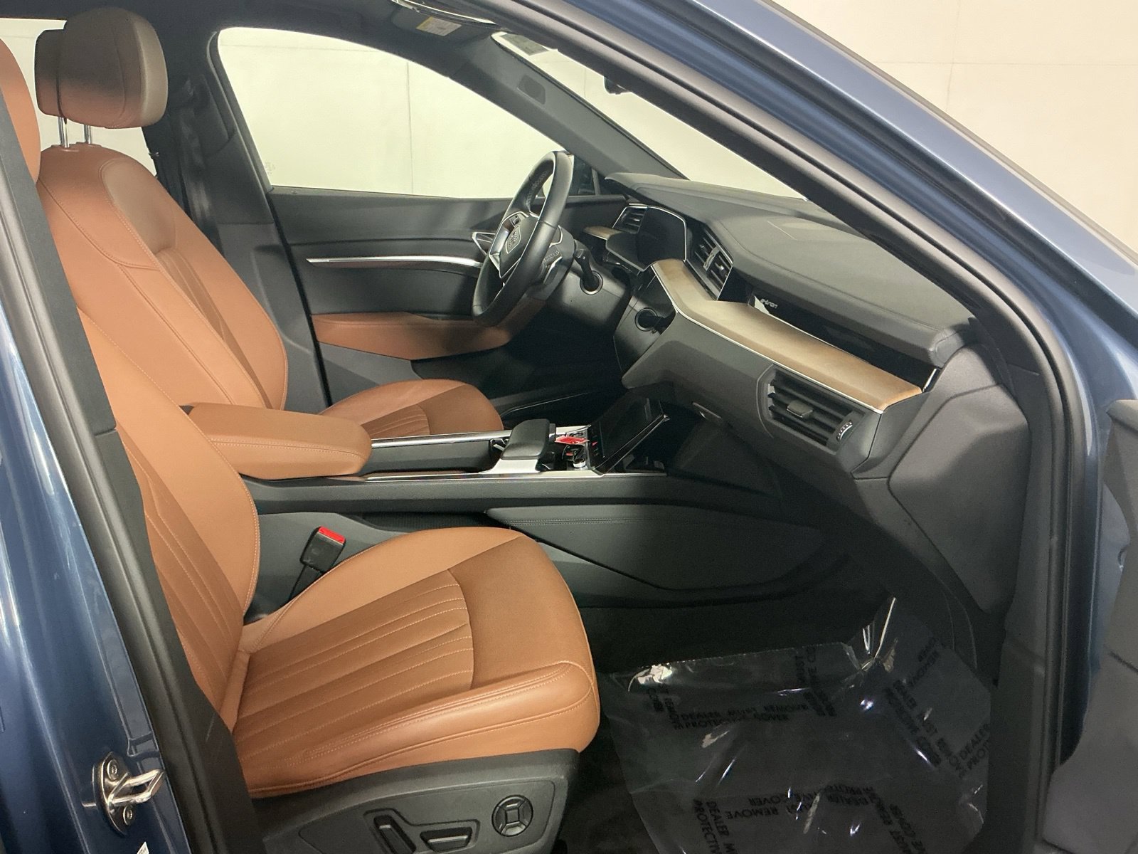 Used 2024 Audi Q8 e-tron Premium Plus w/ Premium Plus Package AWD/4WD image 20