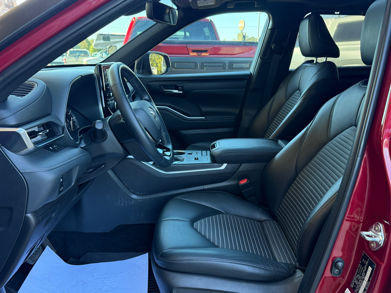 Used 2021 Toyota Highlander XSE image 10