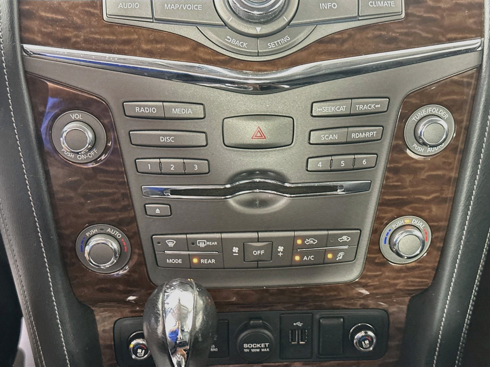 Used 2019 Nissan Armada Platinum w/ Captain's Chairs Package AWD/4WD image 16