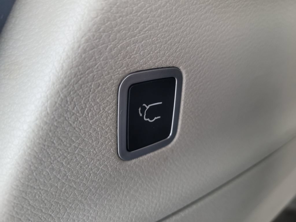 Certified 2017 Chrysler Pacifica Touring Plus w/ Security Group FWD image 9
