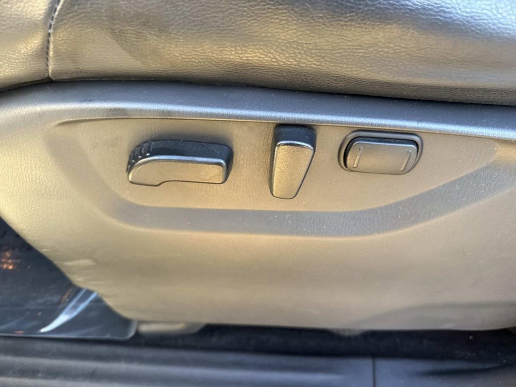 Used 2023 Nissan Armada SL w/ Captain's Chairs Package image 28