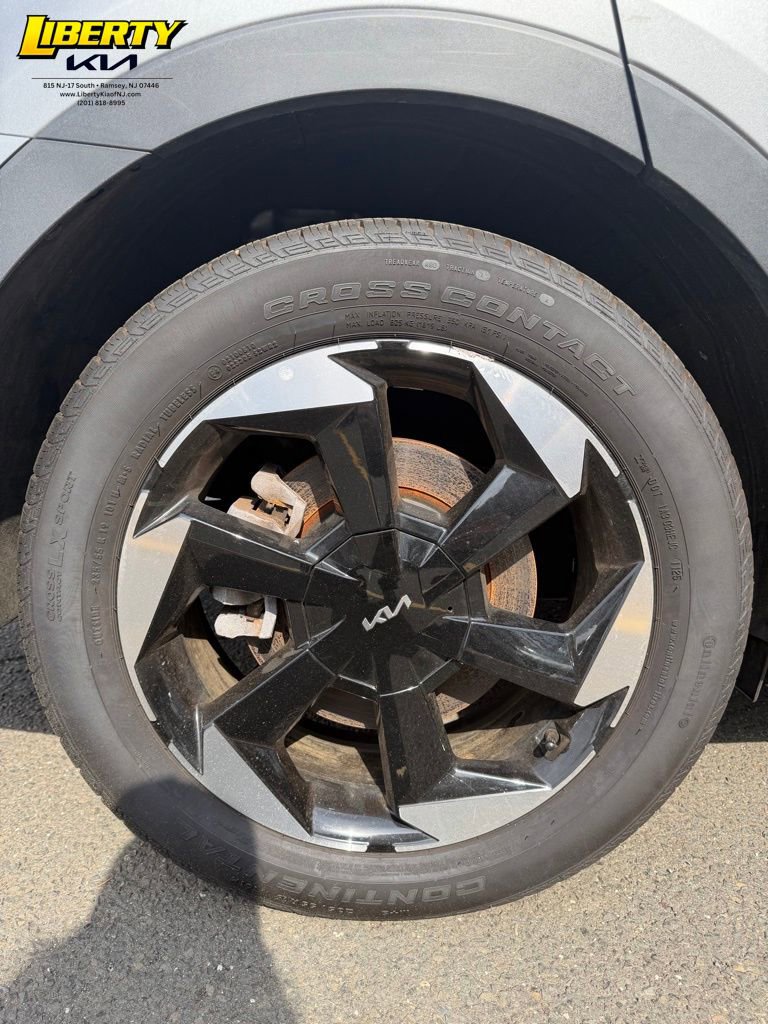 Used 2025 Kia Sorento EX image 16