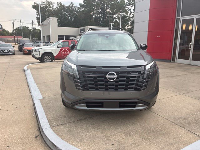 New 2026 Nissan Pathfinder SL w/ SL Premium Package FWD image 2