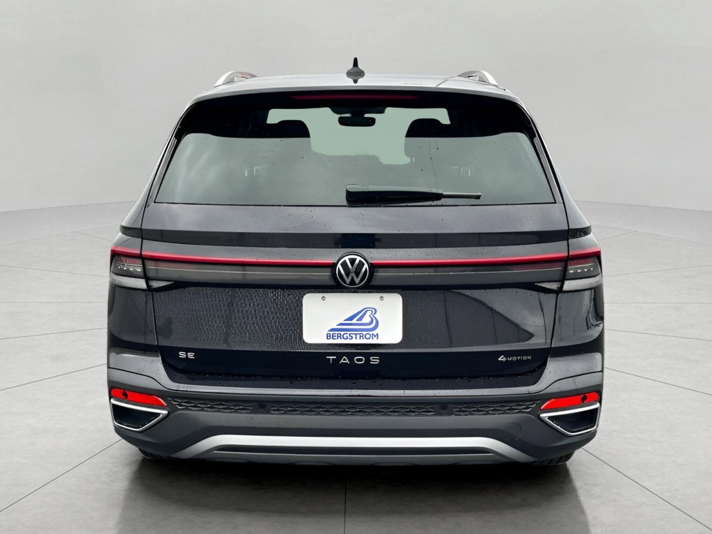 New 2025 Volkswagen Taos SE image 6