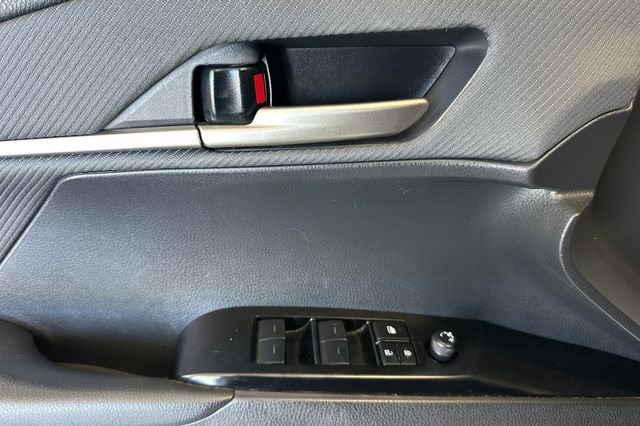 Certified 2025 Toyota Camry SE FWD image 14