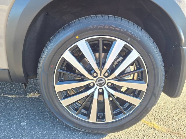 Certified 2025 Nissan Pathfinder Platinum w/ Cargo Package FWD image 12