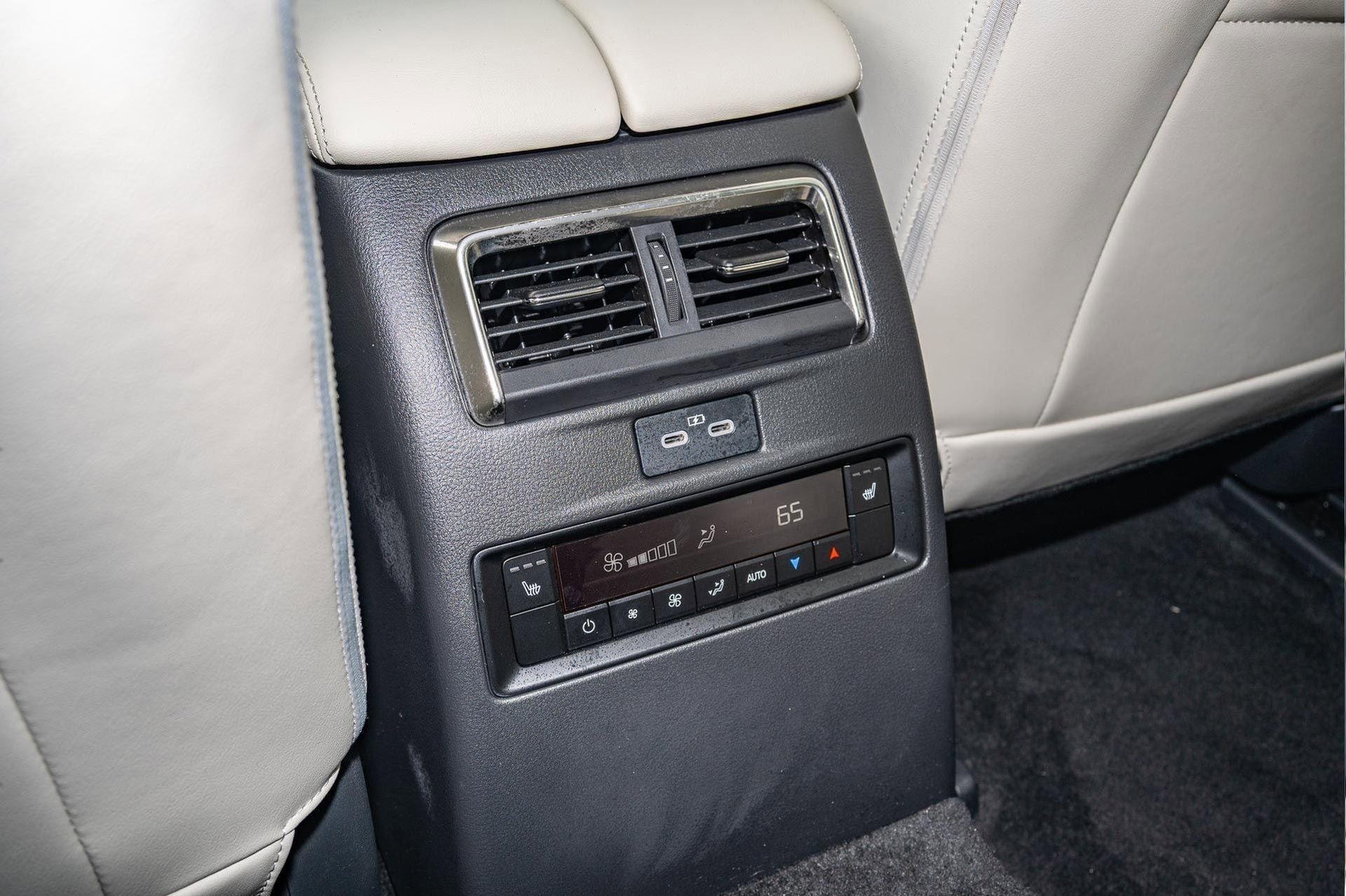 Used 2025 MAZDA CX-90 3.3 Turbo w/ Premium Plus Pkg image 19