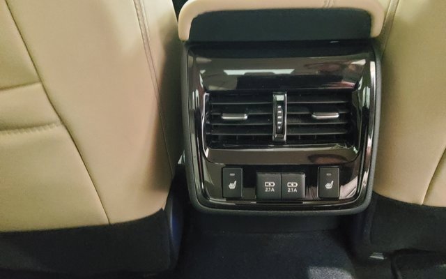 Used 2020 Toyota Avalon Limited w/ Advanced Safety Package image 19