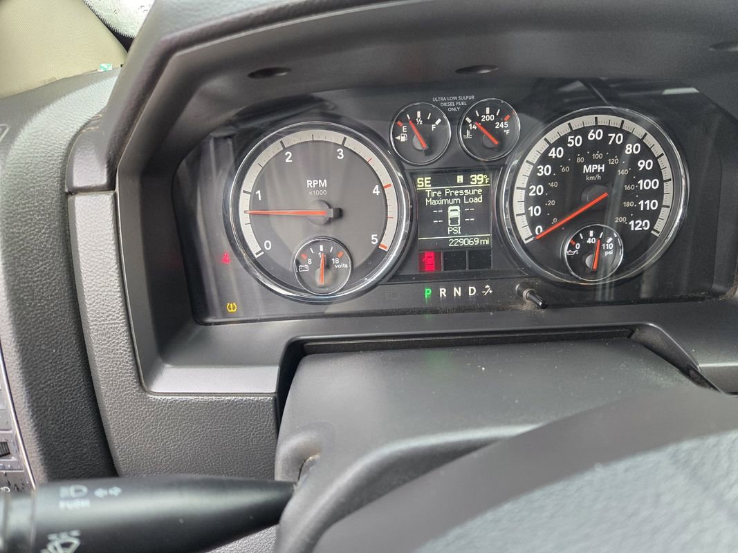 Used 2012 RAM 2500 Laramie w/ Cold Weather Group image 17