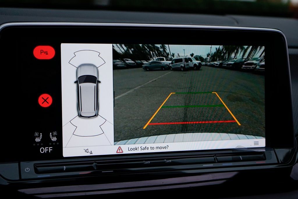 Used 2025 Volkswagen Atlas Peak Edition SE image 33