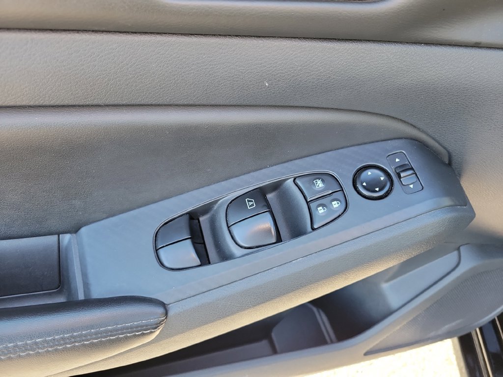 Used 2025 Nissan Altima 2.5 SV FWD image 21