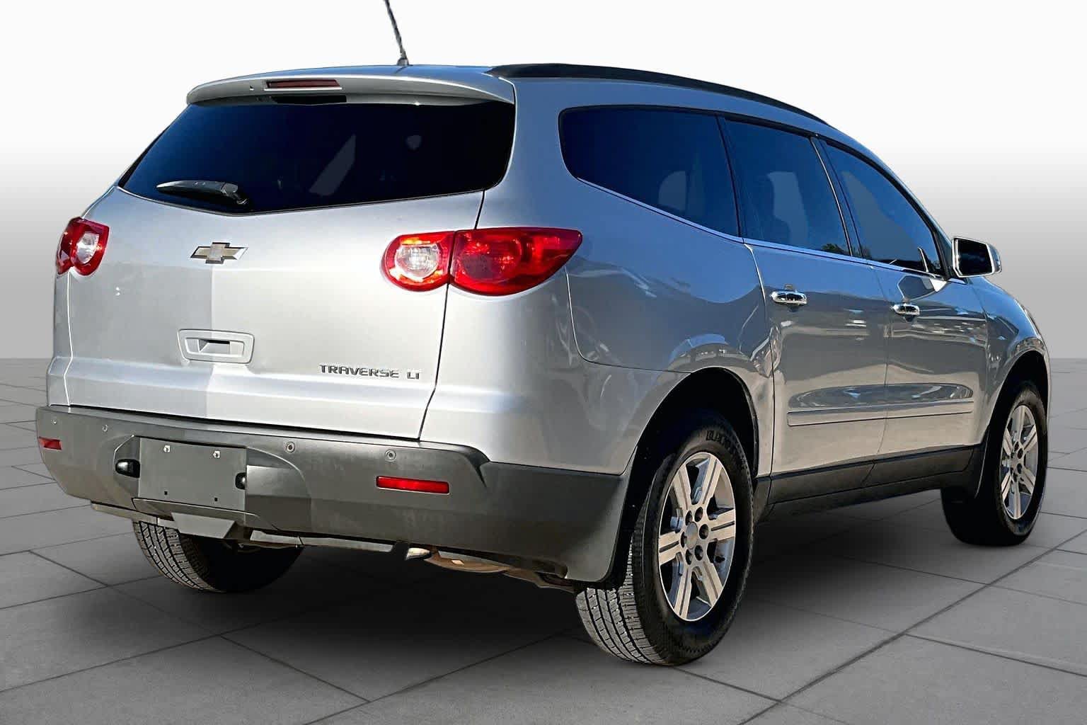 Used 2012 Chevrolet Traverse LT FWD image 11