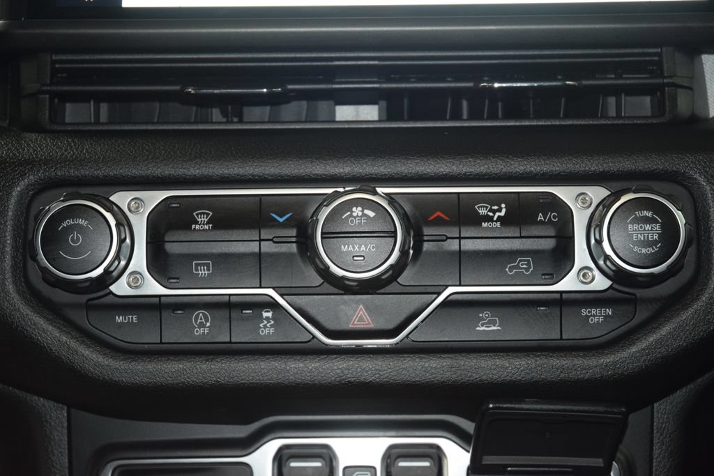 Used 2024 Jeep Wrangler Unlimited Sport AWD/4WD image 29