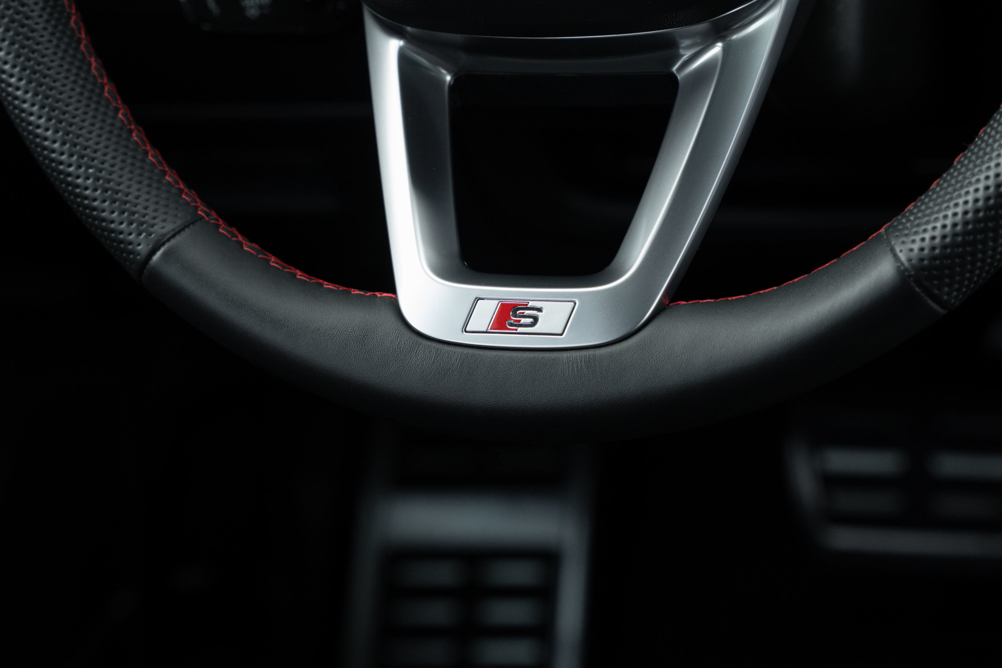 Certified 2025 Audi SQ7 Prestige AWD/4WD image 10