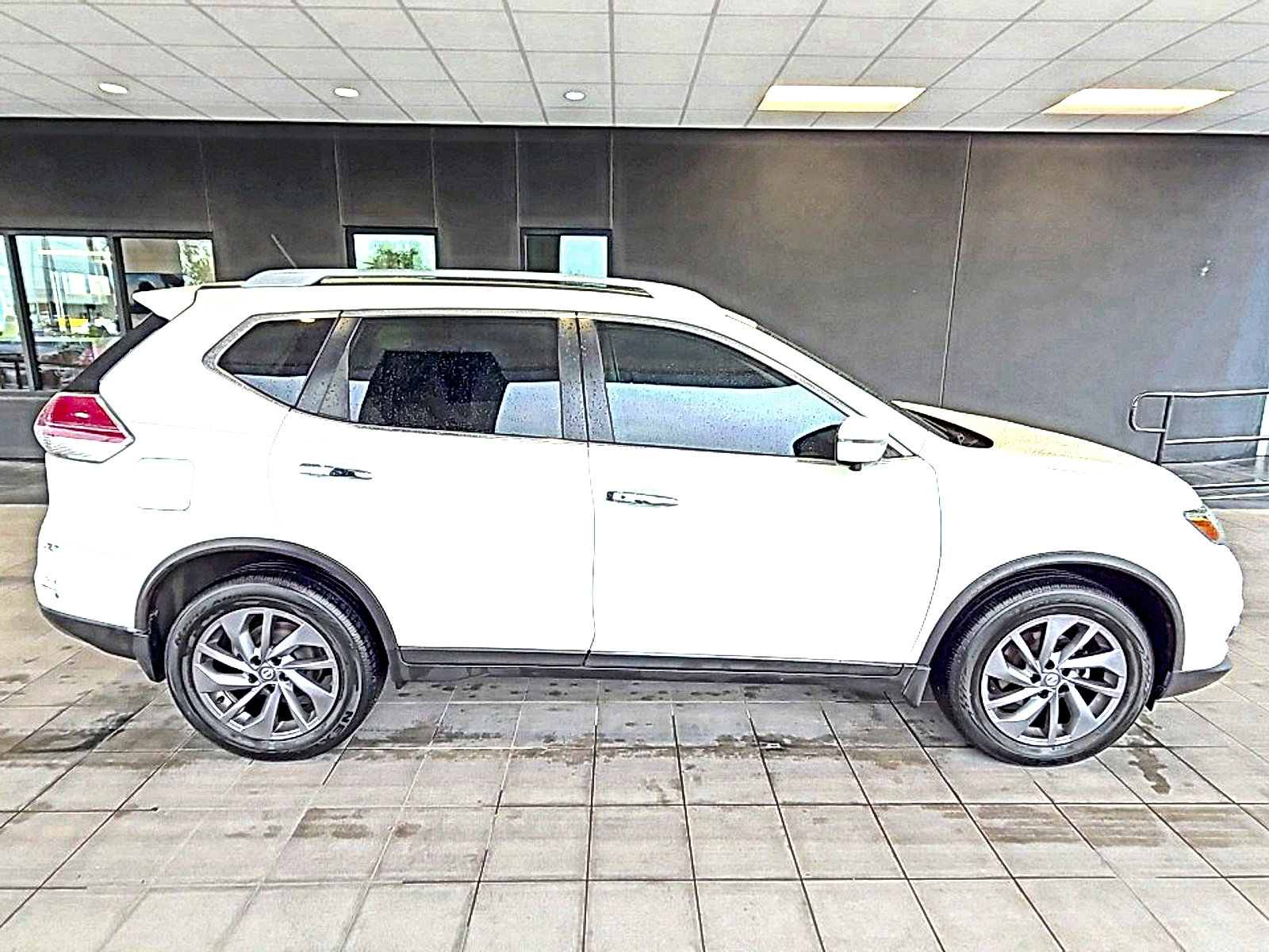 Used 2016 Nissan Rogue SL w/ SL Premium Package AWD/4WD image 5
