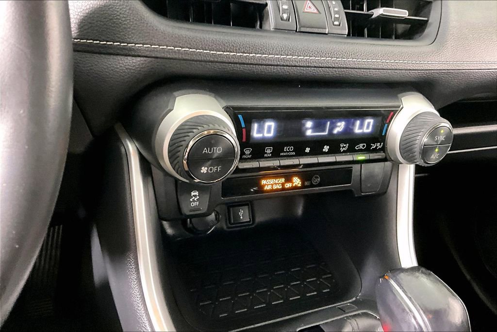 Used 2021 Toyota RAV4 XLE Premium image 15
