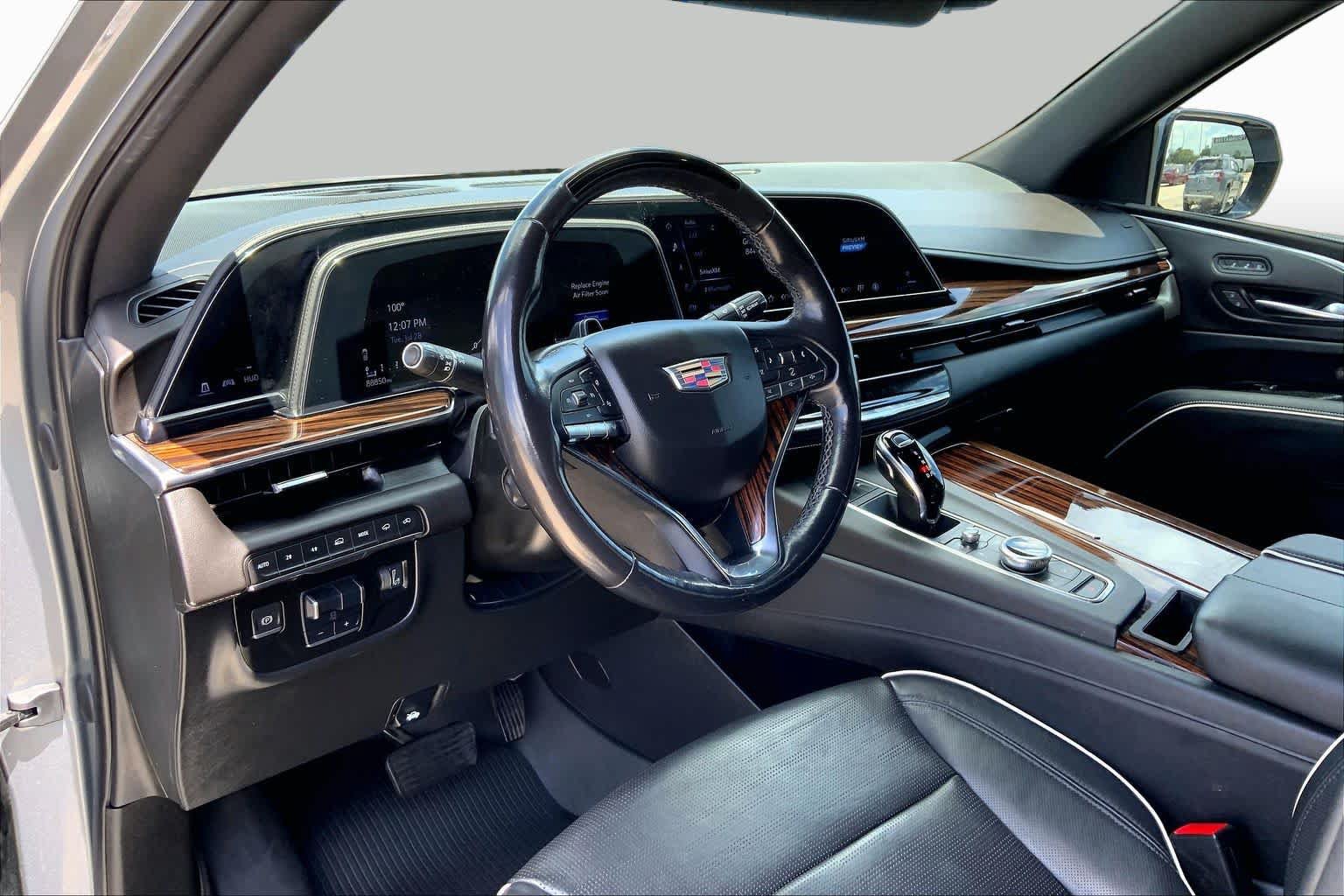 Used 2022 Cadillac Escalade Premium Luxury w/ Performance Package AWD/4WD image 18