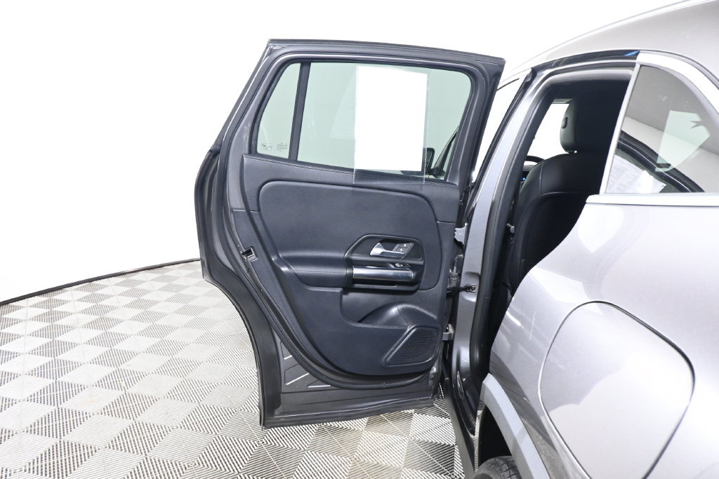 Used 2023 Mercedes-Benz GLA 250 4MATIC image 31