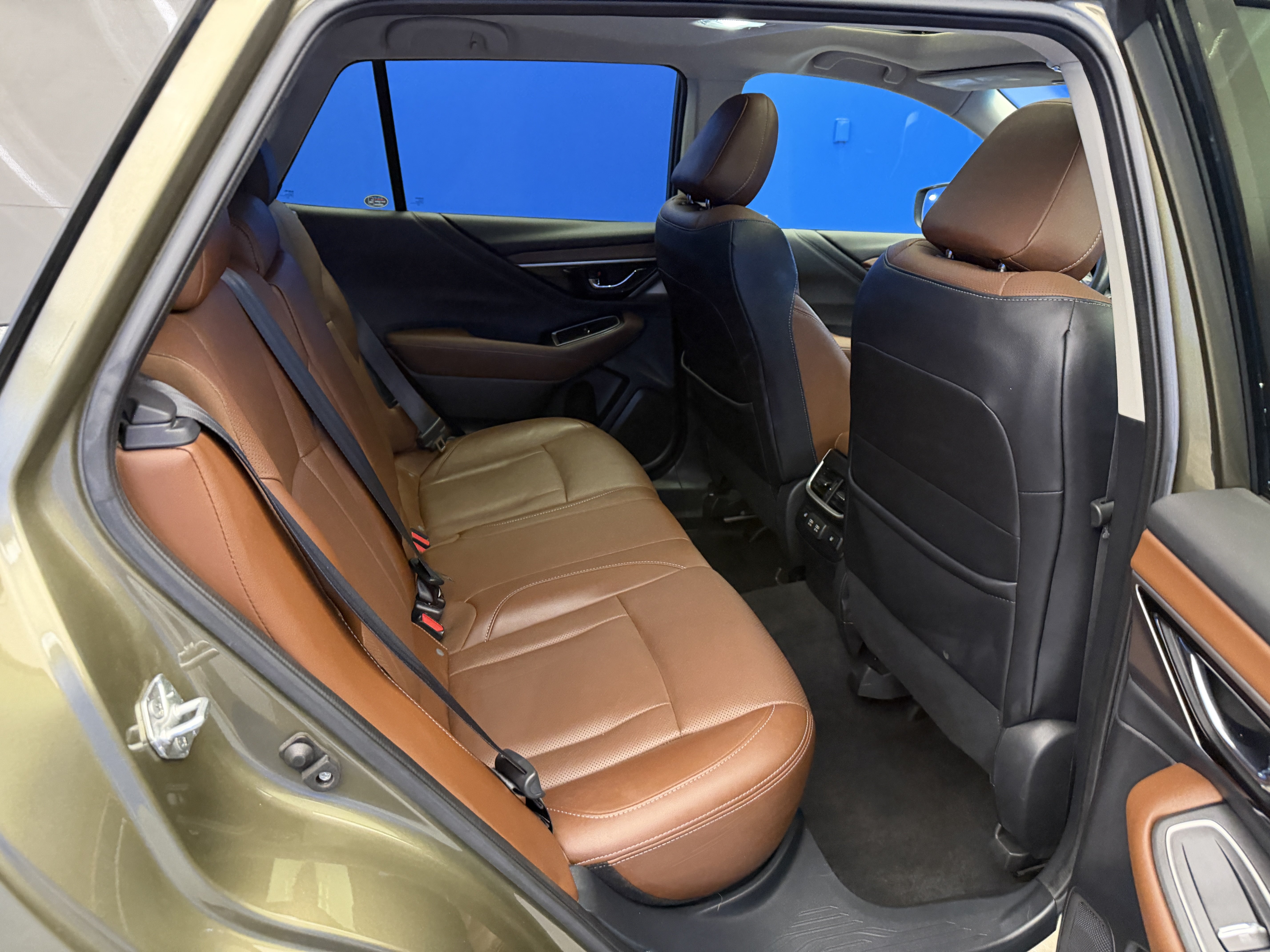 Used 2021 Subaru Outback Touring w/ Popular Package #2 AWD/4WD image 26