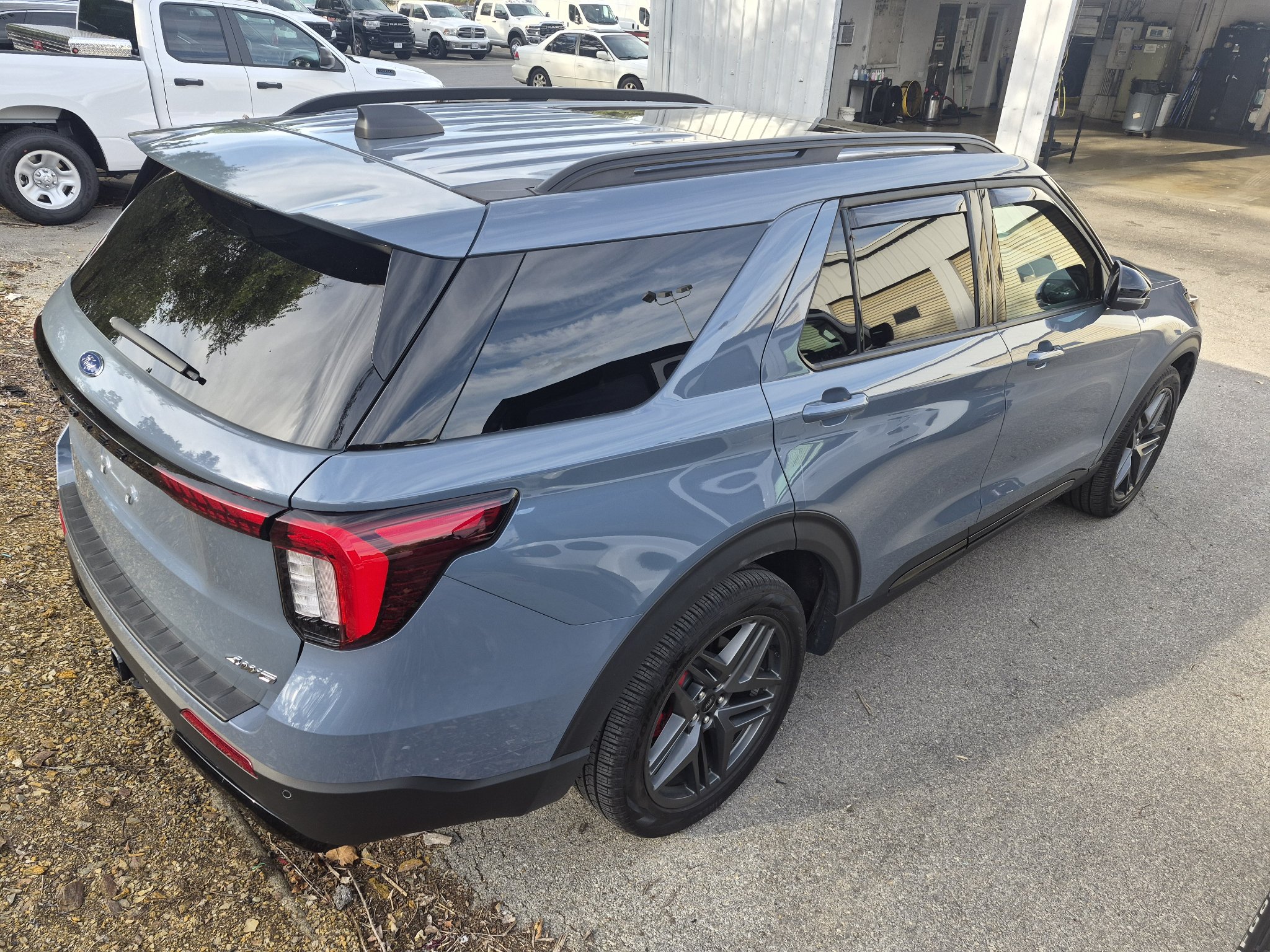 Used 2025 Ford Explorer ST-Line w/ Premium Package AWD/4WD image 5