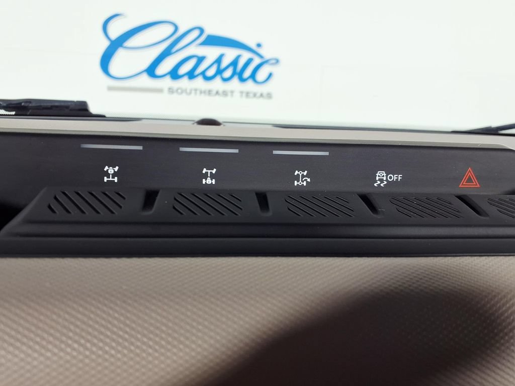 Used 2022 Ford Bronco Wildtrak AWD/4WD image 23