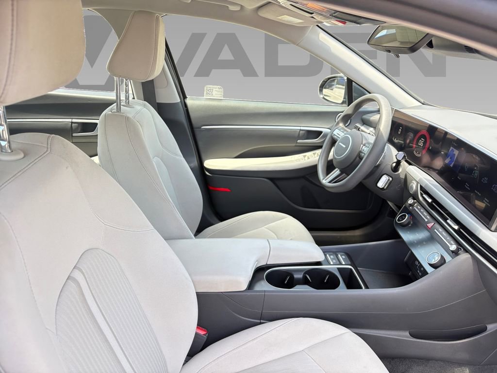 Used 2025 Hyundai Sonata SEL FWD image 8