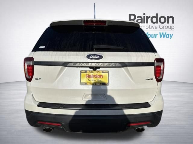 Used 2018 Ford Explorer XLT w/ XLT Appearance Package AWD/4WD image 6