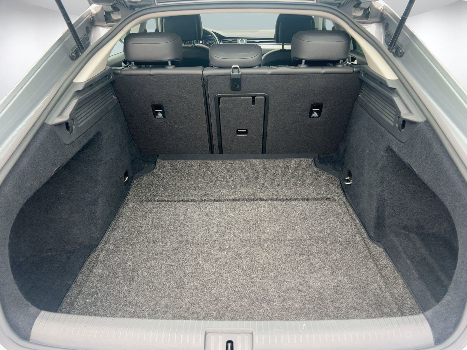 Used 2020 Volkswagen Arteon SE image 27