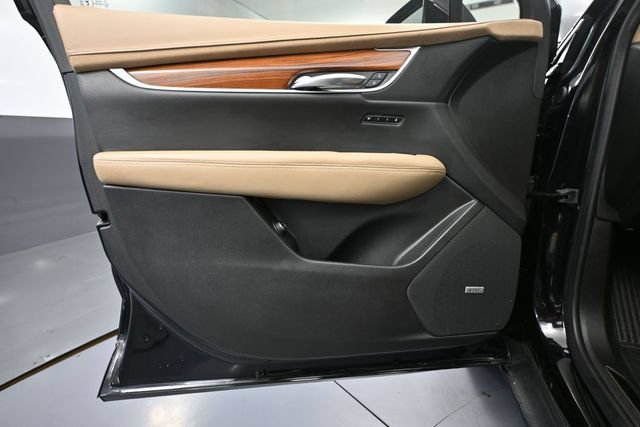 Used 2019 Cadillac XT5 Platinum AWD/4WD image 18