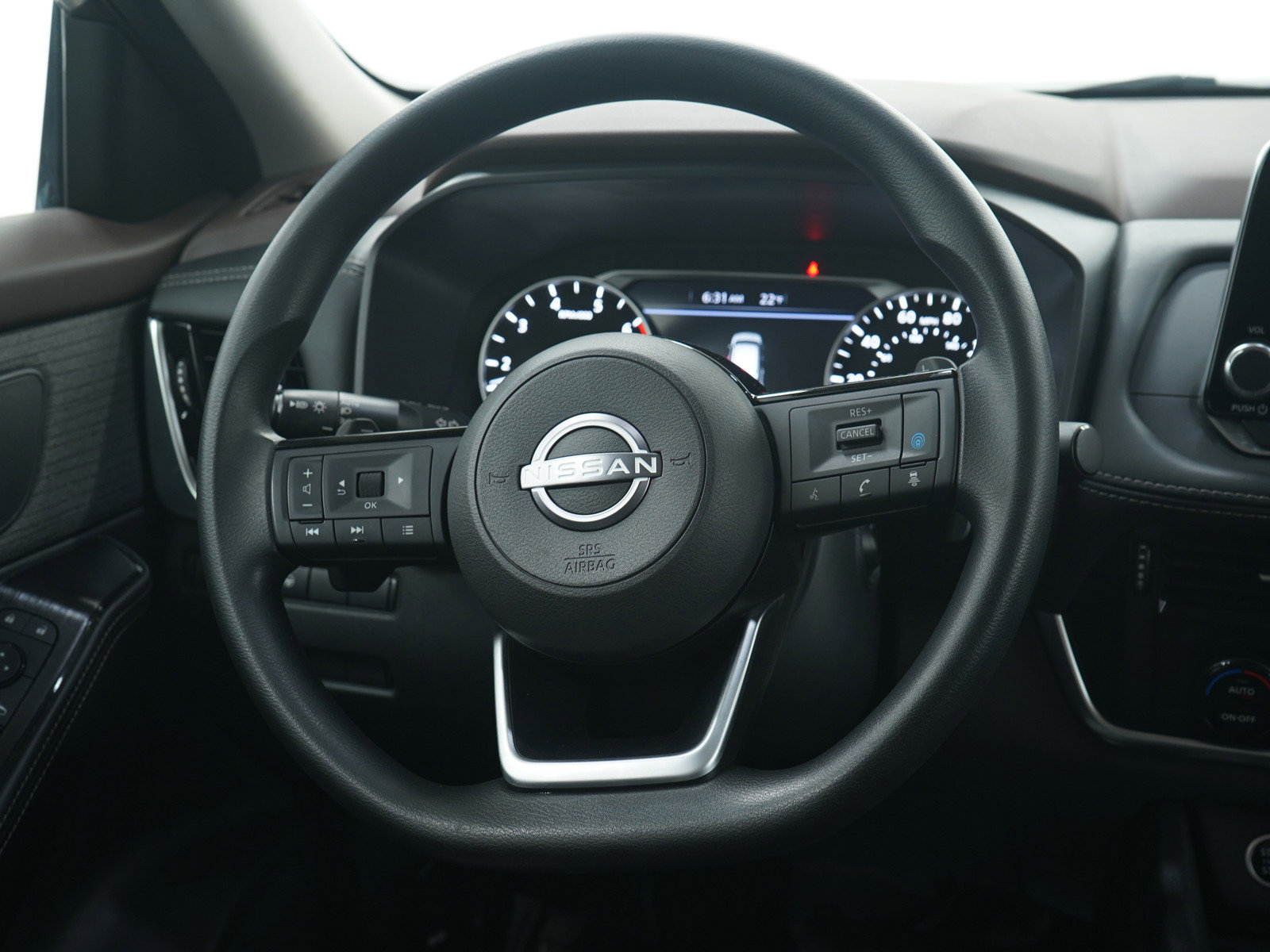 Used 2022 Nissan Rogue SV image 16