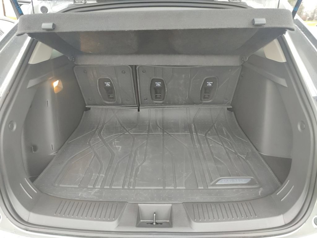 New 2025 Chevrolet Trax LT image 30