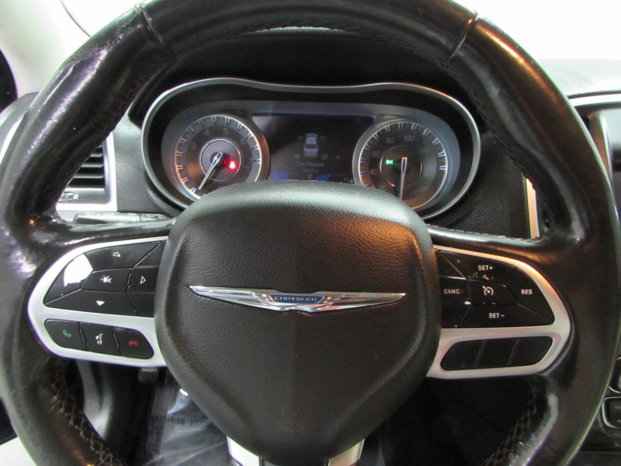 Used 2020 Chrysler 300 Touring image 22