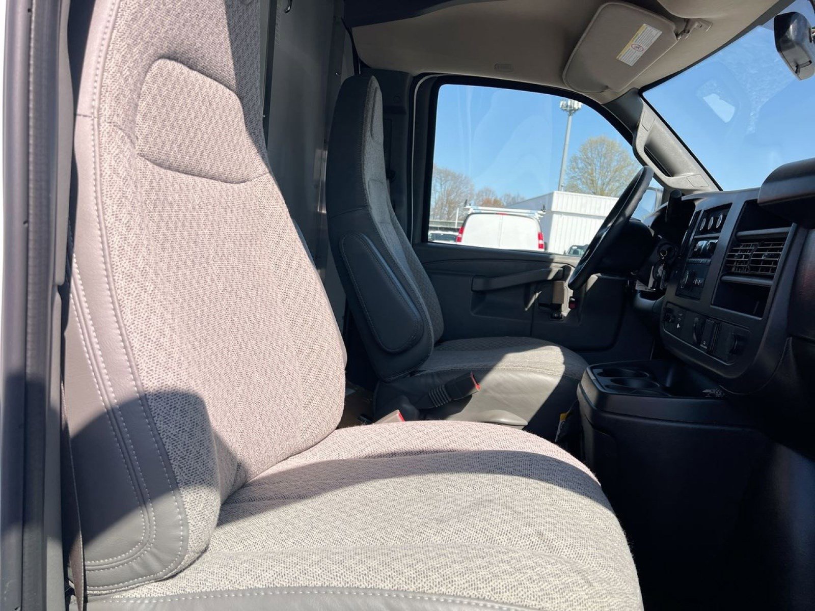 New 2025 Chevrolet Express 3500 Work Van w/ Power Convenience Package image 19