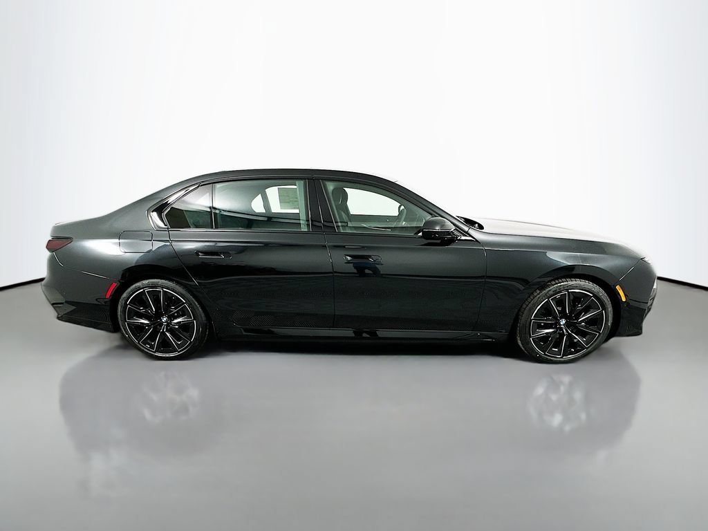 Used 2026 BMW i7 eDrive50 w/ M Sport Package RWD image 4