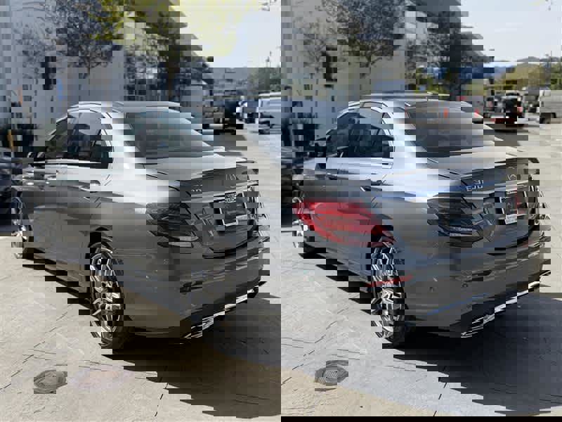 Used 2017 Mercedes-Benz E 300 image 4