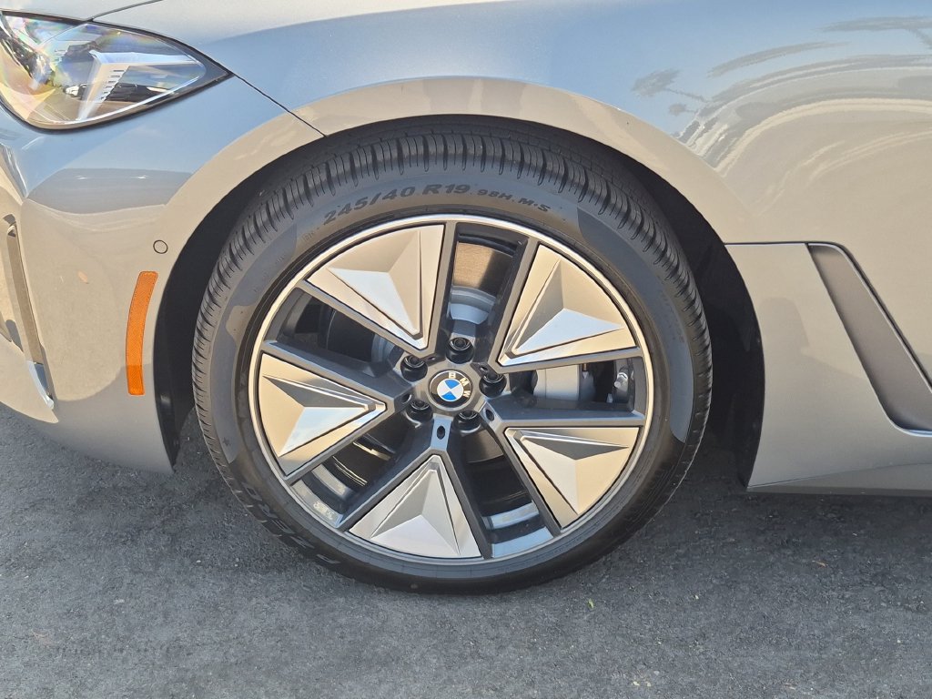 New 2026 BMW i4 xDrive40i w/ Premium Package AWD/4WD image 31