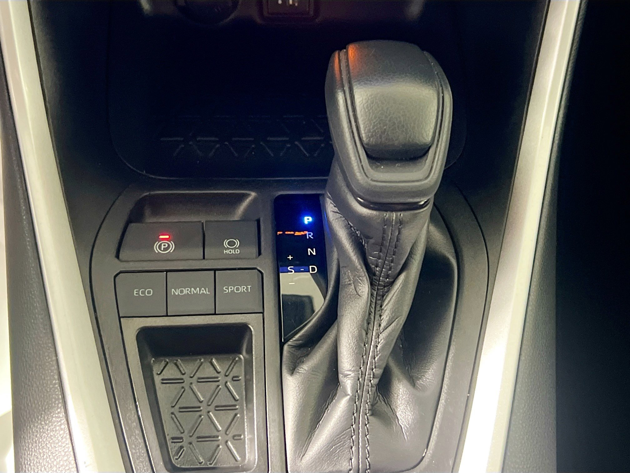 Used 2023 Toyota RAV4 XLE image 25