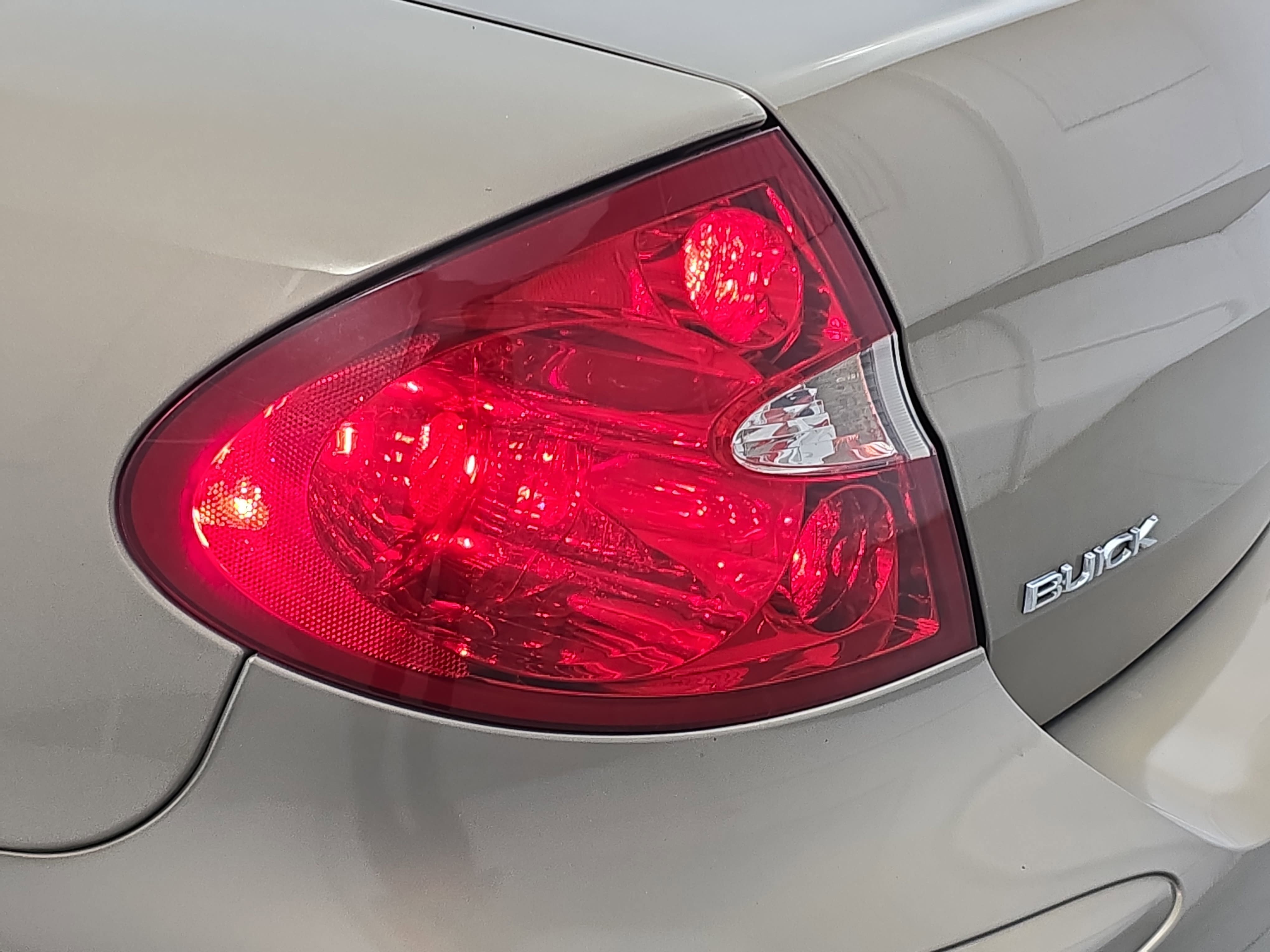 Used 2006 Buick LaCrosse CX FWD image 31