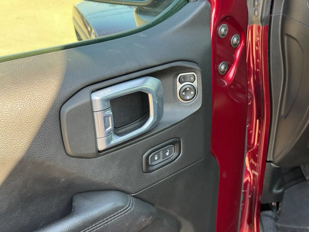 Used 2021 Jeep Wrangler Unlimited Sahara AWD/4WD image 11